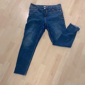 Old Navy Rockstar Super Skinny jeans